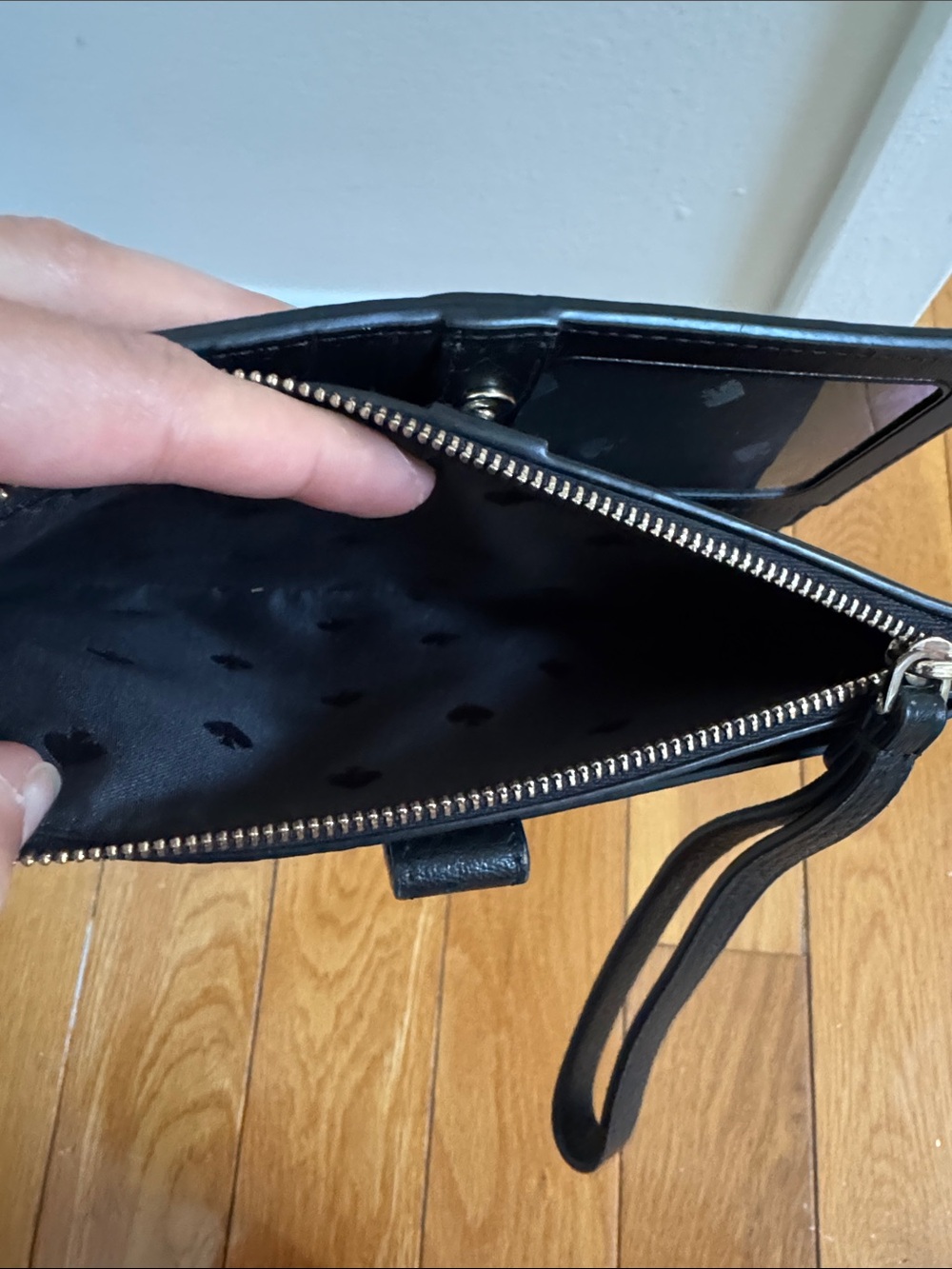Kate Spade / Black Pebbled Leather Wristlet Wallet with Zip - Picture 6 of 6